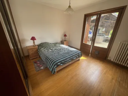 Grand Appartement Avec Très Grande Terrasse de 50m2 Dans 1 Village Haut-savoyard Отели в г. Паси