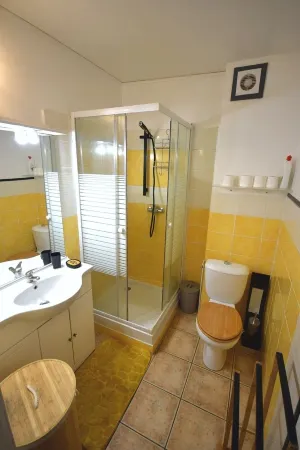 Charming little T2 downtown St-Gilles les bains