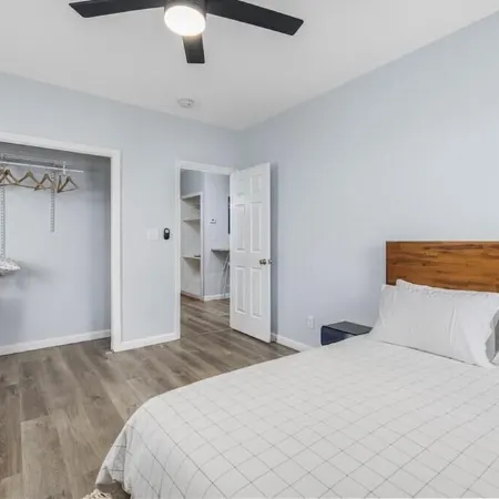 Spacious & Stylish 3-bedroom house in charming Providence, a block from PC