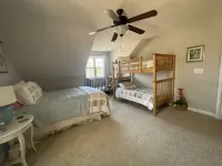 Lake Front house in quiet cove on Lake Sinclair Pets Allowed