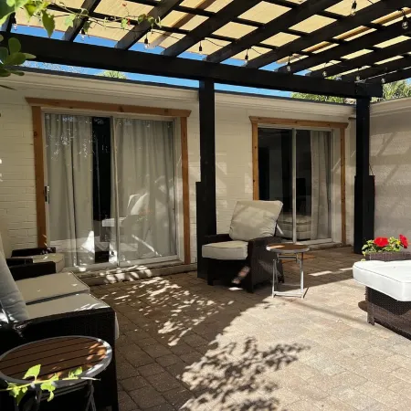 Stylish & comfortable, new Salt Water Hot Tub & 1 mile away from 5th Ave & Beach