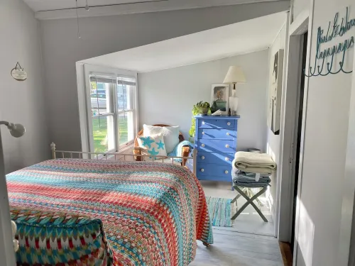 Charming 1920's no frills cottage in peaceful Old Saybrook