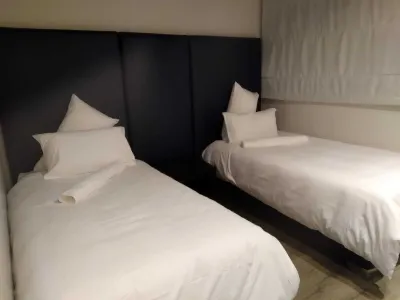 Beautiful apartment - shops, restaurants, beauty salon in centre. Hotels in Fairmount