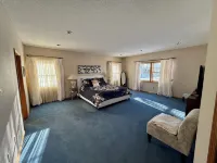 Private Mansion Getaway NY Hotels in Amsterdam