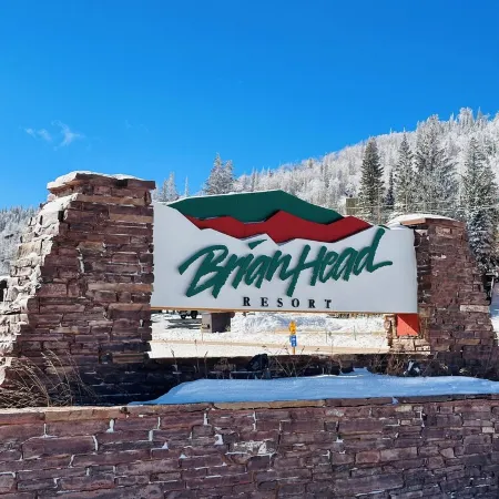 Resort Condo NEXT to Ski Run w/ Pool & Hot tub!