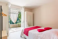 Le Clos des Fées Roussillon Hotels in Roussillon