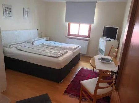 Vacation Apartment No. 1, Town Center, Randersacker Отели в г. Рандерзакер