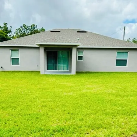 Cozy 3-bedroom house in quiet & scenic Palm Coast