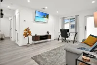 Peaceful 2BR Home w/ King Bed. Near Trendy Areas! Hotels in West Little River