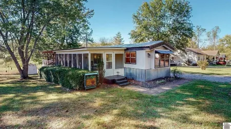 3-bedroom 2 bath home located steps froma marina on Kentucky lake!