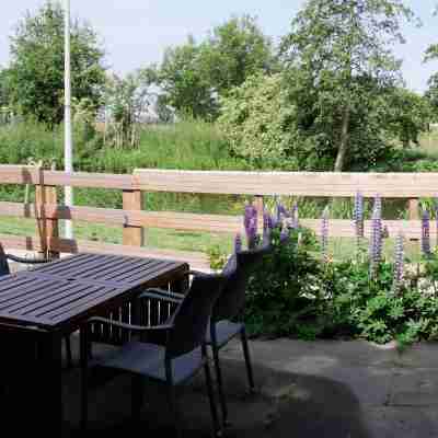 A stylish and comfortable family home with garden Hotel Exterior
