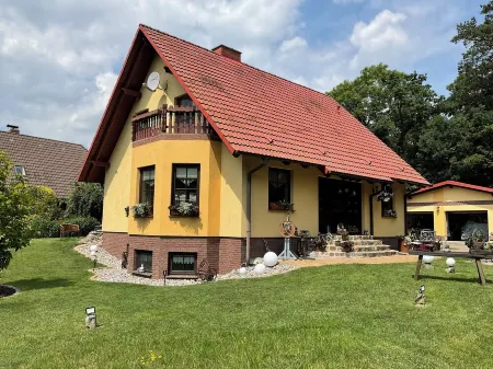 Moderne Fewo in Ruhiger Lage am Radweg Gelegen mit Gartennutzung Отели в г. Мурхин
