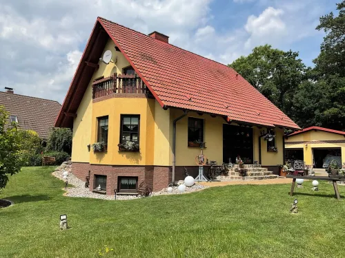 Moderne Fewo in Ruhiger Lage am Radweg Gelegen mit Gartennutzung Hotels in Murchin