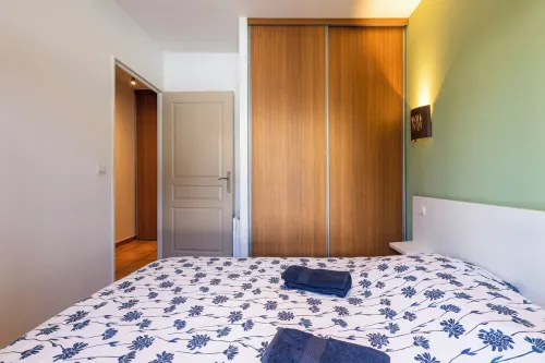 Seaside apartment, park, heated swimming pool, tennis court