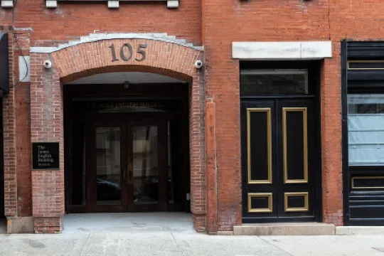 DTWN I Near Yale I King Beds I  Free Parking I Gym I Free Coffee I Pets Welcome! Отели рядом с достопримечательностью «Connecticut Children's Museum»