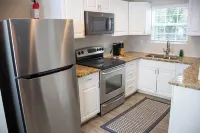 Charming 3-bedroom house in gorgeous Atlanta. Close to the airport Hotels near Hartsfield-Jackson Atlanta International Airport