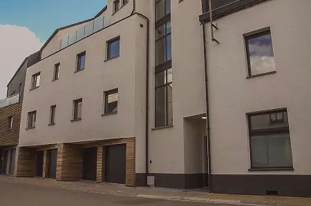 AP4 - 2 bedroom apartment Charleroi Airport Отели в г. Ransart