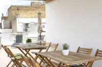 Comfortable and central ground floor at 400 m from the beach (ideal for family with children) Hôtels à : Sant Carles de la Ràpita