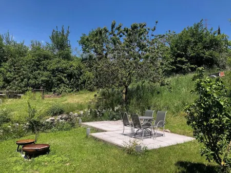 Family residence: 4 apartments and large communal area, pool and garden