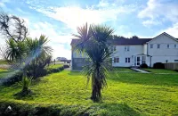 2 x 3 Bedroom houses side by side quiet peaceful location , Amazing views.