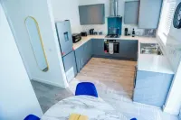 Cosy 3 Bedroom House Set In Manchester Free wifi & private parking Hotels in Leigh