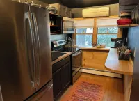 Walk to Everything Charming 2-bedroom apartment in fabulous New Paltz