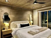 Lux Blue Ridge Cabin, Hot tub, Swing, & PingPong!