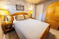 Charming Split-Level Near Lambeau