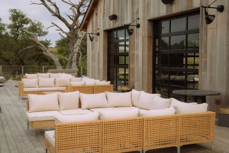 Outdoorsy Hill Country Отели рядом с достопримечательностью «Национальный исторический парк имени Линдона Б. Джонсона»