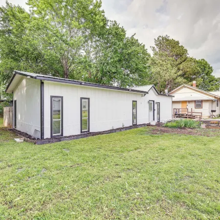 Springdale Vacation Rental ~ 9 Mi to Fayetteville!