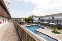 Greenporter Hotel - Pools
