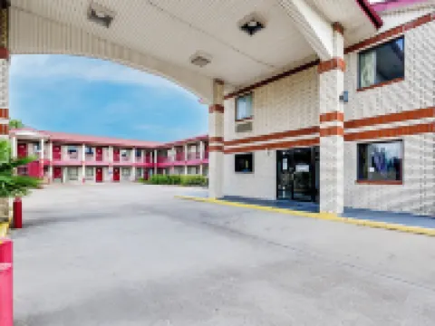 Hotel O Luxury Inn Channelview Baytown I-10 โรงแรมในChannelview