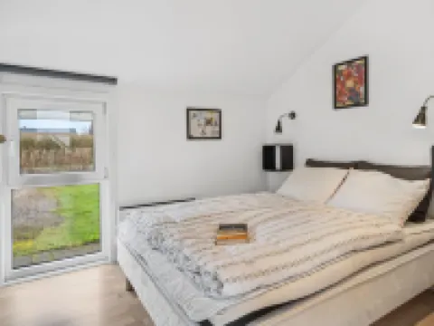 "Elbert" - 100m from the Sea