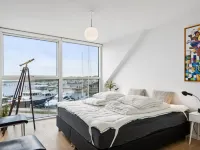 "Skade" - 10m from the Sea