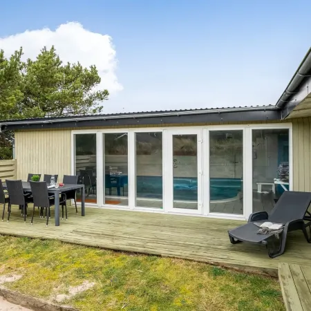 "Yorik" - 800m from the Sea Hotele w: Hvide Sande