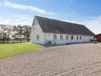 "Dolfine" - 15km from the Sea Hotels in Skaerbaek
