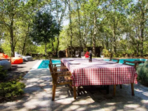 Liiiving in Caminha | Oak Tree Chill House Hotels in Venade
