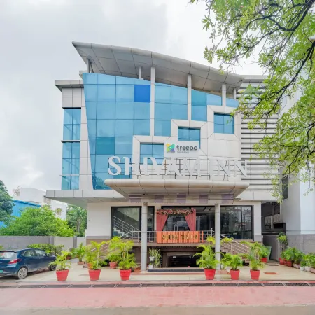 Treebo Shivam Inn Near Singapore Mall