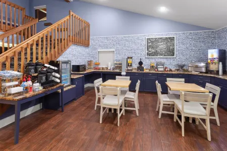 AmericInn by Wyndham West Salem