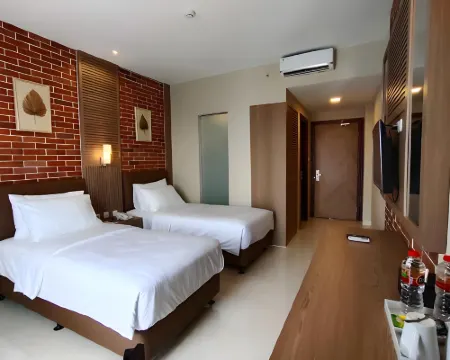 Lynn Hotel Mojokerto โรงแรมในMagersari