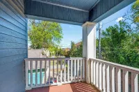 Downtown Home Conveniently Located