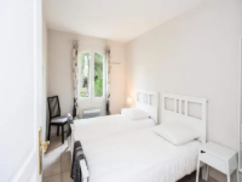 House Selection 3 bedrooms (8 people) Hotels in Mallemort