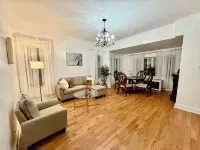 Beautiful and Cozy Department. First Floor with Parking. Pet Friendly.