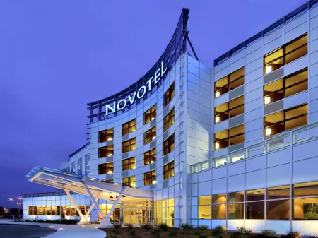 Novotel Montréal Aéroport Отели в г. Пуэнт-Клер