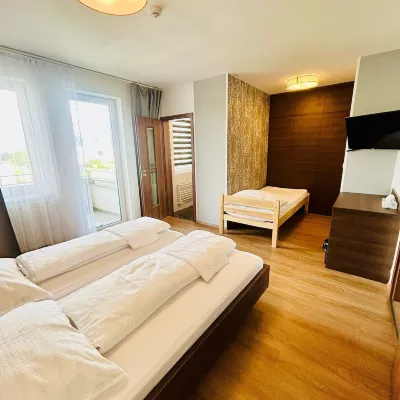 Villa many rooms with Free Parking Hotels near SAPA Praha