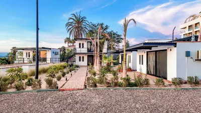 InHouse Glamping Отели рядом с достопримечательностью «Professor Jesus Castro Agúndez Cultural Center»