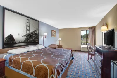 Super 8 by Wyndham Booneville Hotels in Booneville