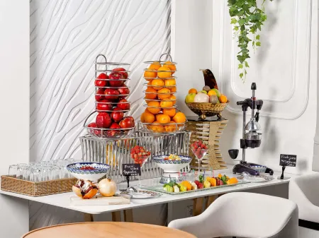 Mövenpick Samarkand Отели рядом с достопримечательностью «Мечеть - Хазрет-Хызр»