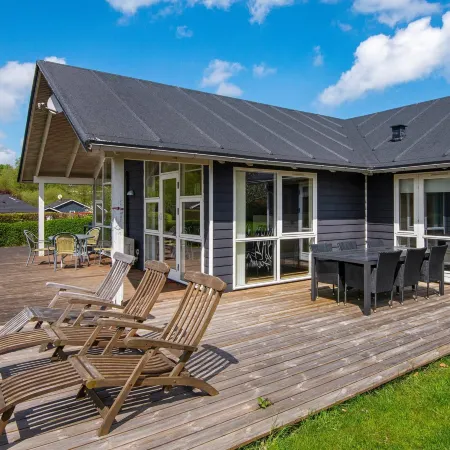 12 person holiday home in Aabenraa-By Traum