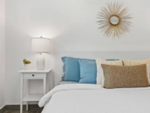 Marie's Oceanfront Condo-1bdrm-3 Pools サウスサイドのホテル